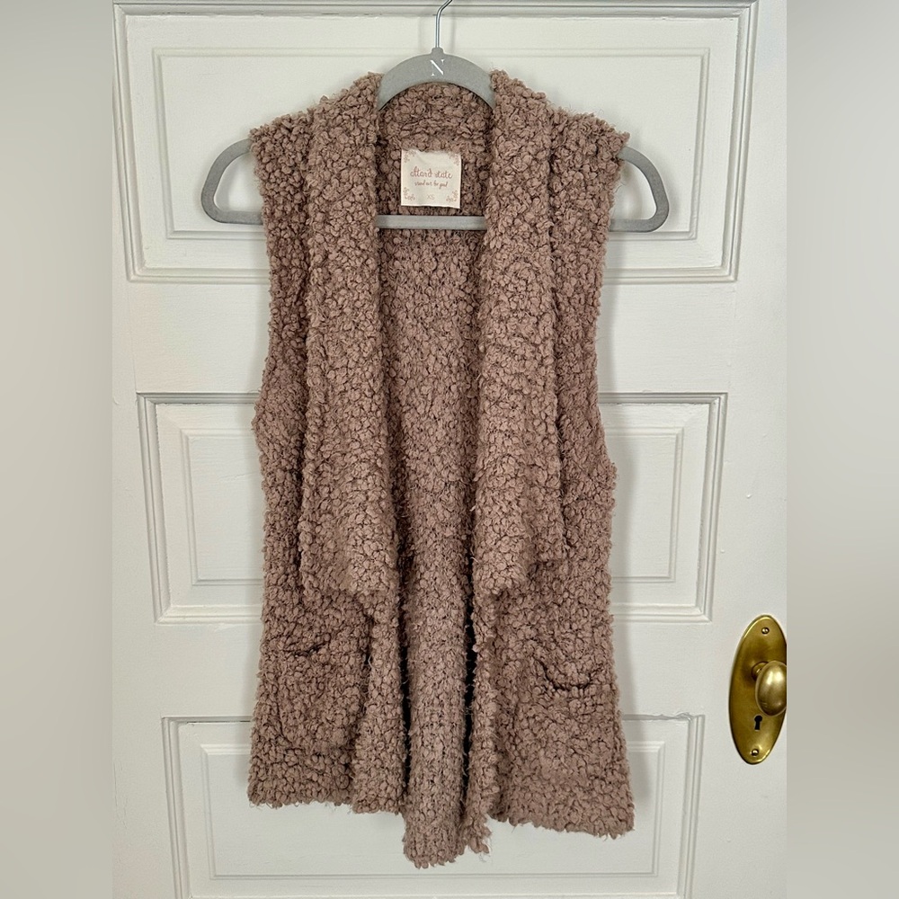 Altar’d State vest sweater / taupe